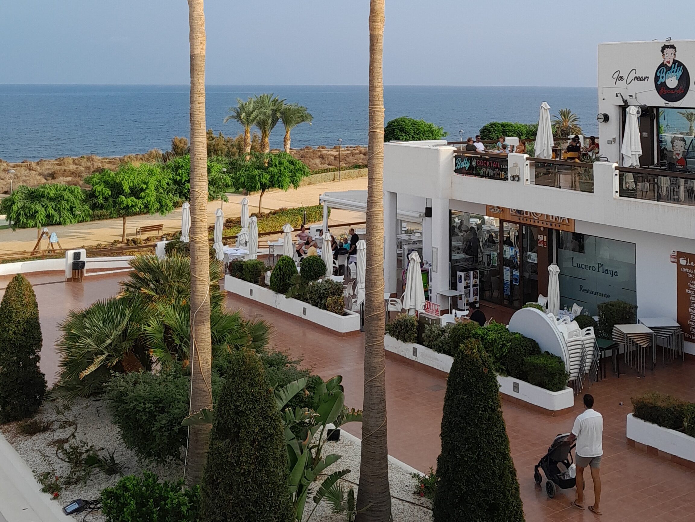 Mediterraan paradijs - commercial centre